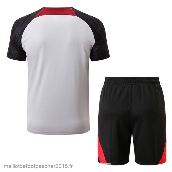 Maillot Foot Achat Entrainement Ensemble Complet Liverpool 2022 2023 Blanc Rouge Noir