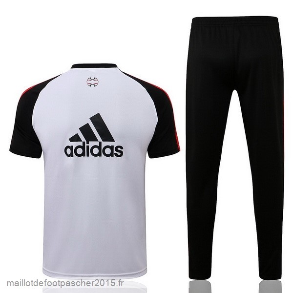 Maillot Foot Achat Entrainement Ensemble Complet Manchester United 2021 2022 Blanc I Noir