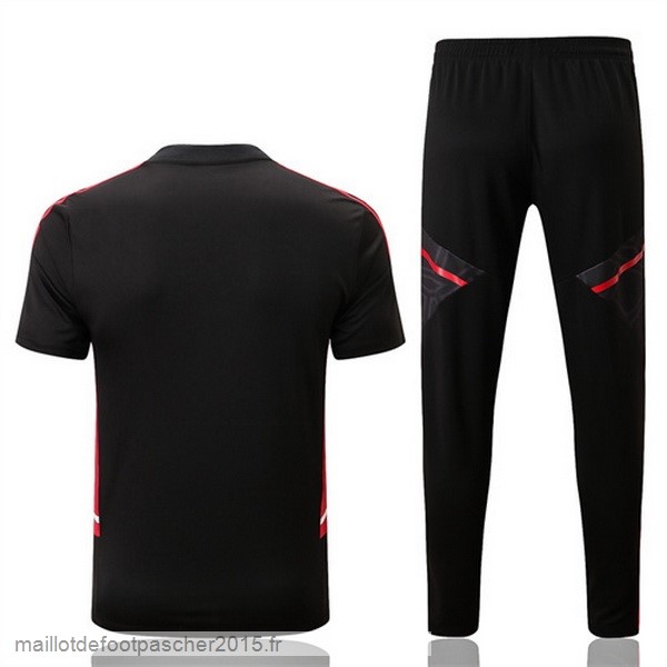 Maillot Foot Achat Entrainement Ensemble Complet Manchester United 2022 2023 Noir Rouge