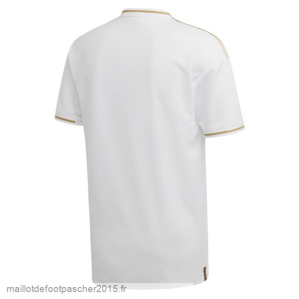 Maillot Foot Achat Domicile Maillot Real Madrid Rétro 2019 2020 Blanc