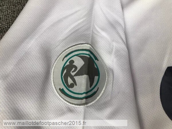 Maillot Foot Achat NO.10 Owen European Super Cup Domicile Maillot Liverpool Rétro 2005 Blanc