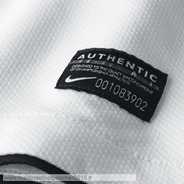 Maillot Foot Achat Exterieur Maillot Manchester United Rétro 2010 2011 Blanc