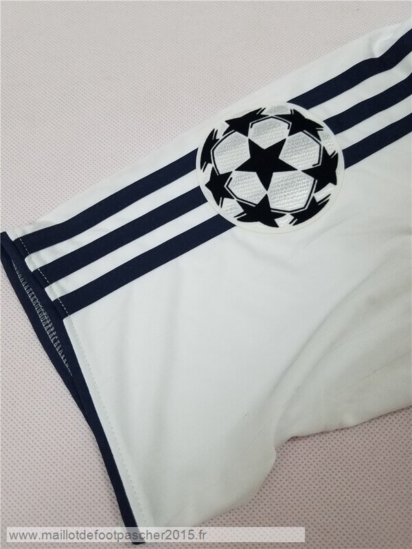 Maillot Foot Achat Domicile Maillot Real Madrid Rétro 2006 2007 Blanc