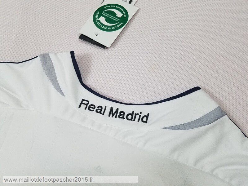 Maillot Foot Achat Domicile Maillot Real Madrid Rétro 2006 2007 Blanc
